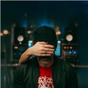 Producteur (Canal+, Arte, Universal Music) propose cours de MAO, production musicale et beatmaking sur Ableton Live et Logic Pro.